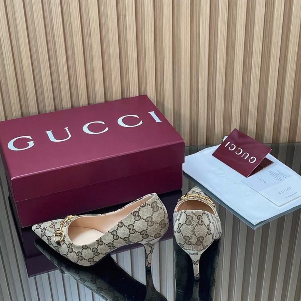 Gucci Beige Patterned Heels with Gold Details - Picture 8 of 9